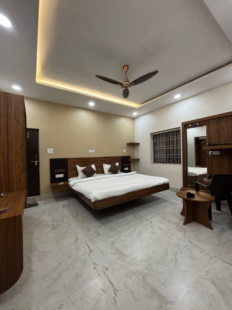 Dhruvtara Farms In Jabalpur, best marriage garden in jabalpur, best marriage venue in jabalpur, Cottages in jabalpur, Luxurious Rooms In jabalpur, farms for wedding, hotel for marriage in jabalpur