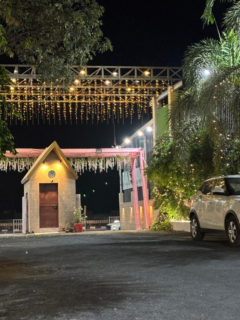 Dhruvtara Farms In Jabalpur, best marriage garden in jabalpur, best marriage venue in jabalpur, Cottages in jabalpur, Luxurious Rooms In jabalpur, farms for wedding, hotel for marriage in jabalpur